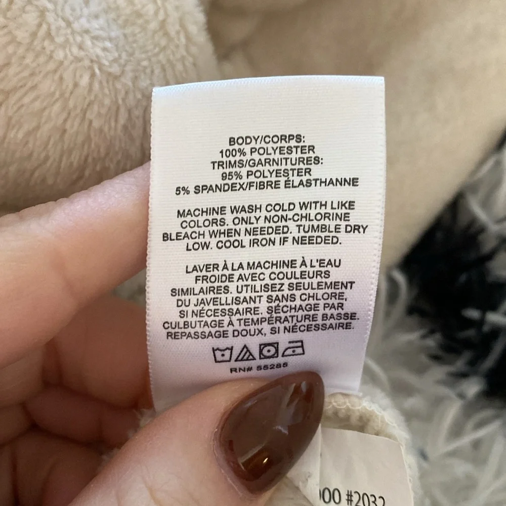Express Cozy Cropped‎ Long Sleeved Crew Neck Sweater